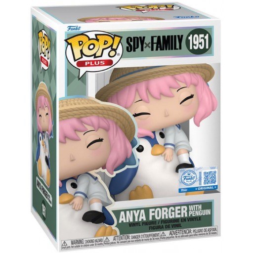 Anya Forger with Penguin dans sa boîte