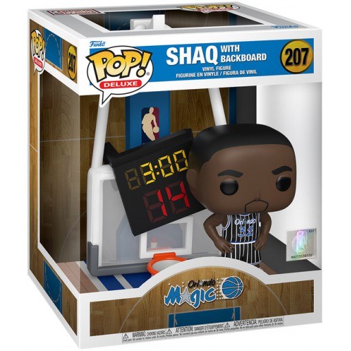Shaq with Board dans sa boîte